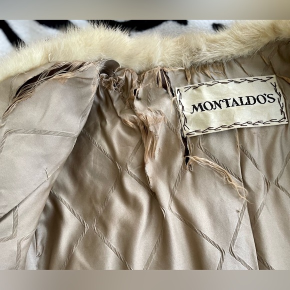Vintage Montaldo’s Champagne Fur Coat—Size Medium - Picture 11 of 12